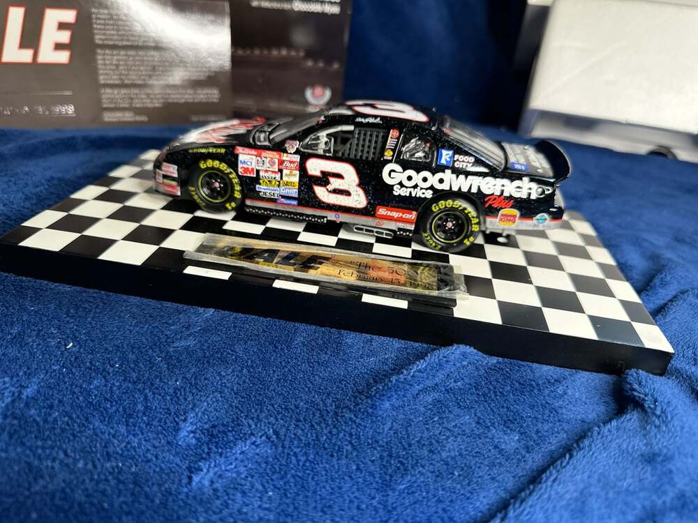 Action Dale Earnhardt #3 Goodwrench 1998 Daytona 500 Win Raced Version 1:24 Die-